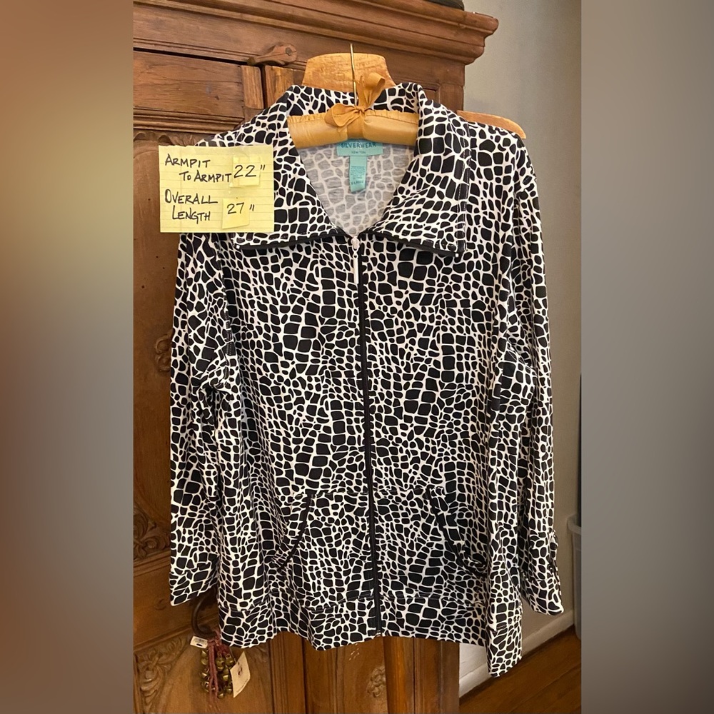 SILVERWEAR New York- Black Animal Print front full zip Jacket, Size L